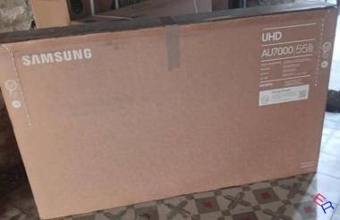 SAMSUNG 55" 700 USD