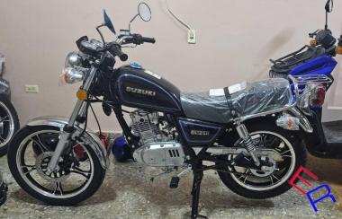 Moto Suzuki GN125