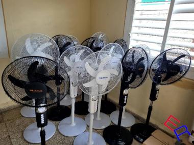 Se venden ventiladores recargables 